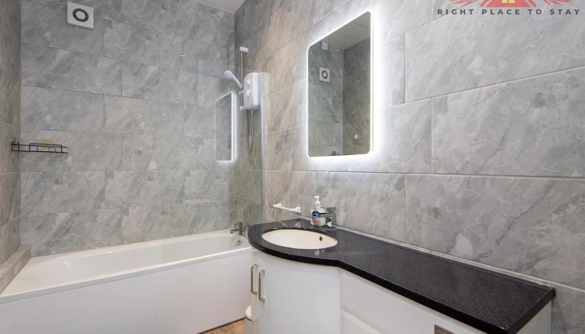 Modern 3-Bed Home Near Darlington Centre - Garden And Parking 达灵顿